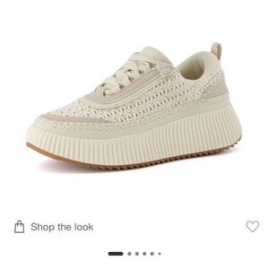 Universal Thread Target Sneakers size 8.5